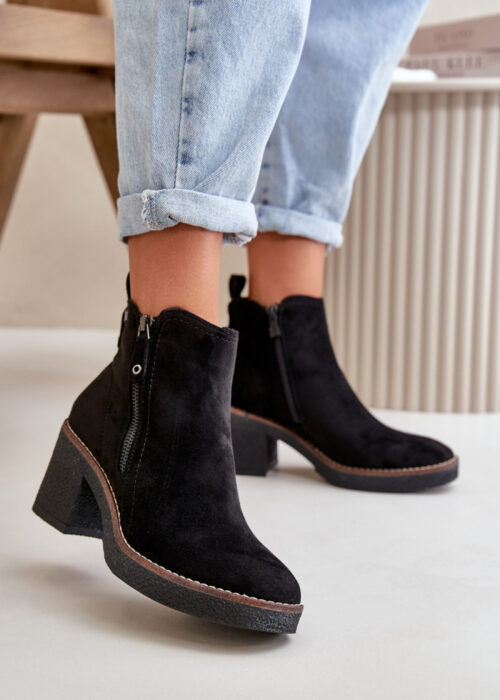 Heel boots model 199079