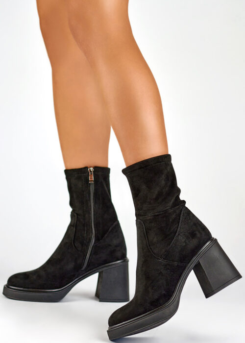 Heel boots model 200272