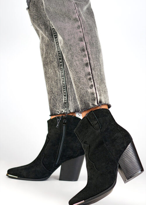 Heel boots model 200878