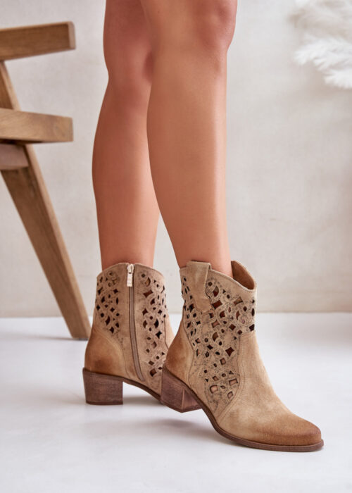 Heel boots model 201232