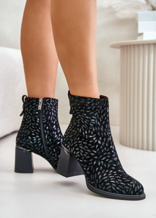 Heel boots model 201527